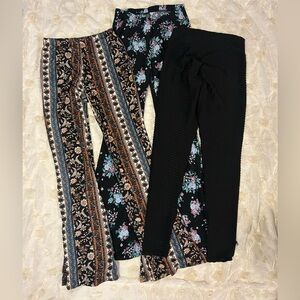 ADORABLE!🥰 BLACK SCRUNCH BUTT LEGGINGS!!  FLORAL/BOHEMIAN BELL-BOTTTOM PANTS HOT